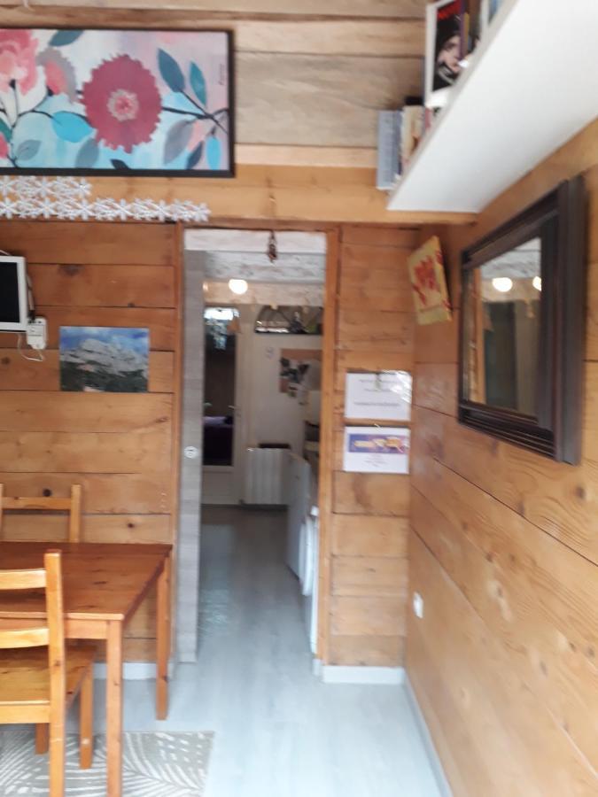 Hotel Patin couffin Puyloubier Exterior foto